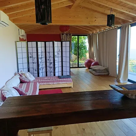3 Bedrooms House With Sea View Furnished Garden And Wifi At 別荘 ボルディゲーラ